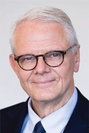 James T.Rutka